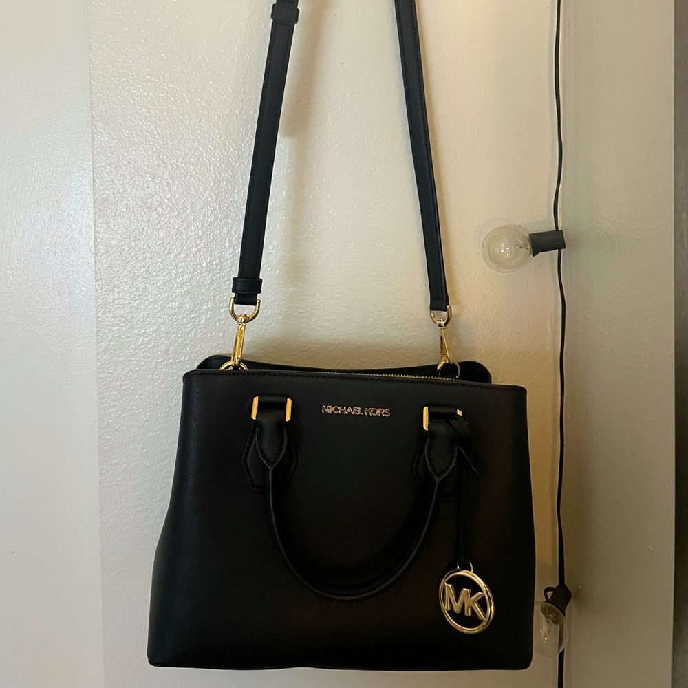 Black Michael Kors Crossbody